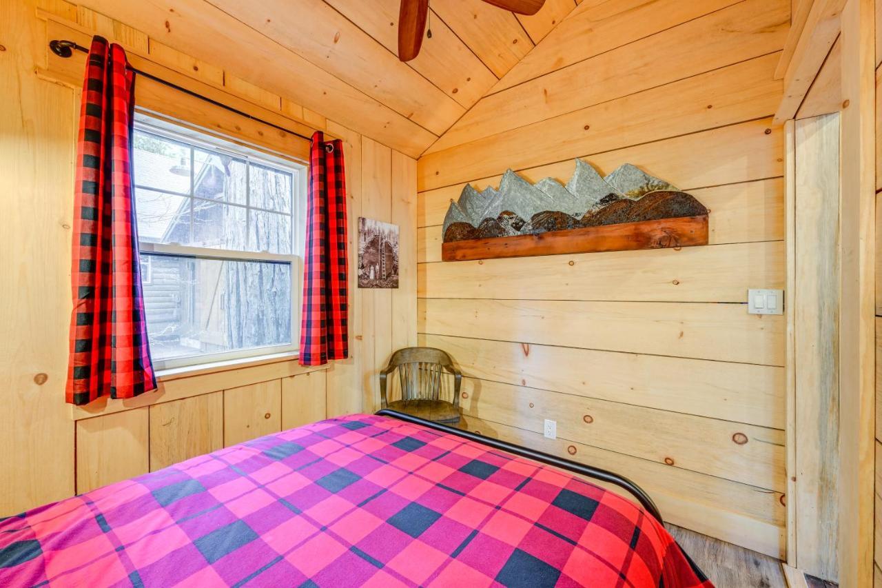 Hébergement de vacances Enchanting Creekside Near Kings Canyon Park!
